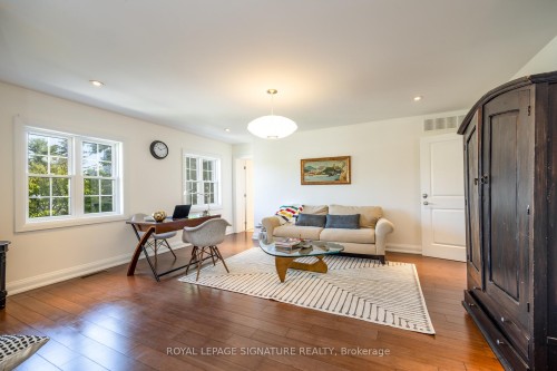 116 Milton Street, Toronto, ON - Indoor Photo Showing Living Room