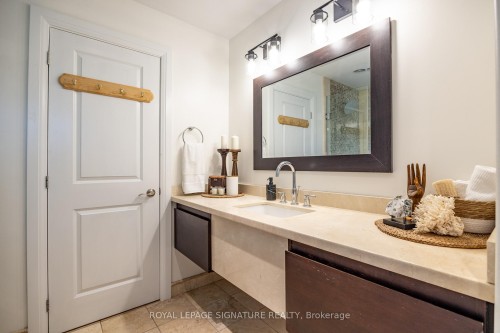 116 Milton Street, Toronto, ON - Indoor Photo Showing Bathroom