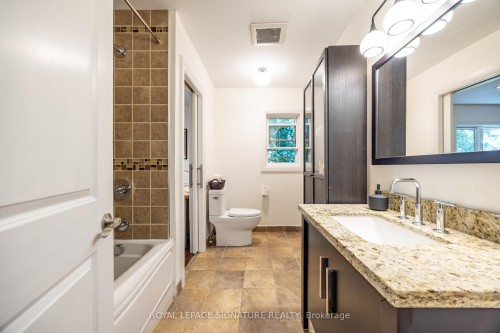 116 Milton Street, Toronto, ON - Indoor Photo Showing Bathroom