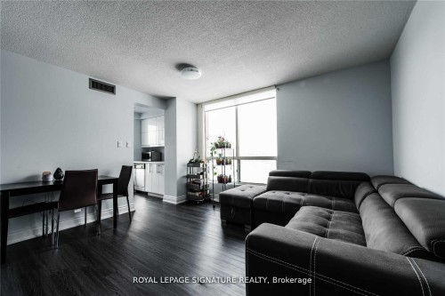 2004-101 Subway Crescent, Toronto, ON - Indoor Photo Showing Living Room