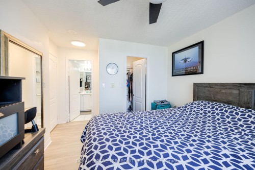 2204-1 Rean Drive, Toronto, ON - Indoor Photo Showing Bedroom