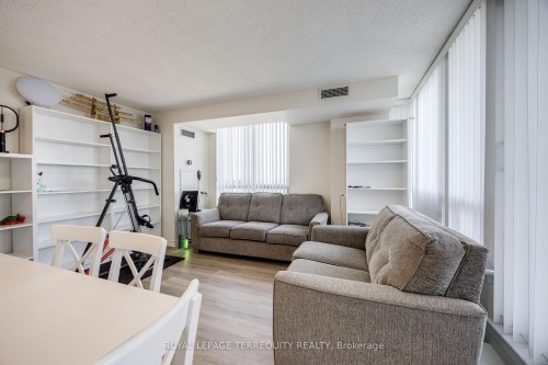 2204-1 Rean Drive, Toronto, ON - Indoor Photo Showing Living Room