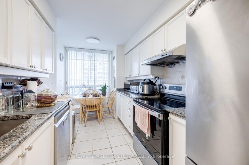 2204-1 Rean Drive, Toronto, ON - Indoor Photo Showing Kitchen