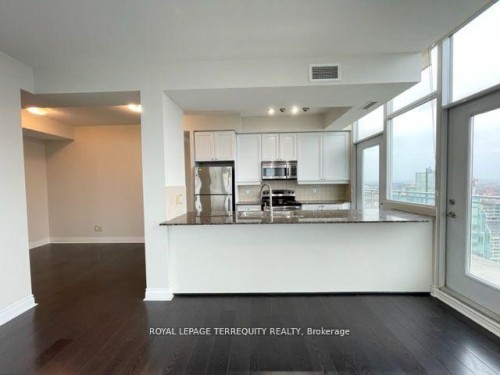 Ph3-225 Webb Drive, Mississauga, ON - Indoor Photo Showing Kitchen