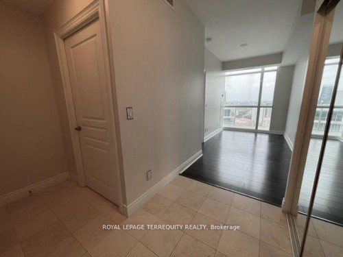 Ph3-225 Webb Drive, Mississauga, ON - Indoor Photo Showing Other Room