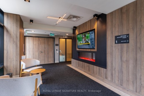 503-335 Wheat Boom Drive, Oakville, ON - Indoor Photo Showing Other Room