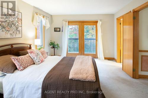 922 Country Club Crescent, London South (South Q), ON - Indoor Photo Showing Bedroom