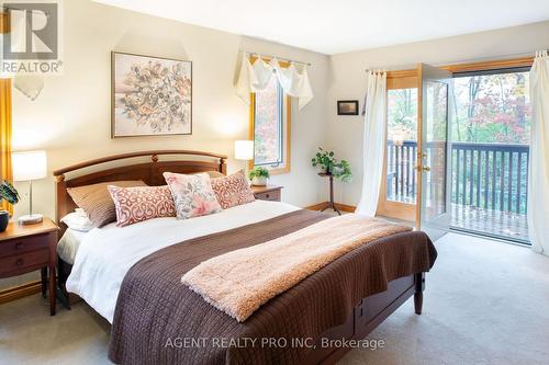 922 Country Club Crescent, London South (South Q), ON - Indoor Photo Showing Bedroom