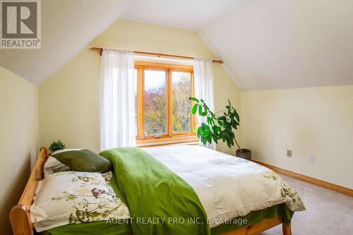 922 Country Club Crescent, London South (South Q), ON - Indoor Photo Showing Bedroom