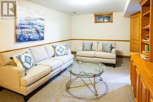 922 Country Club Crescent, London South (South Q), ON - Indoor Photo Showing Living Room