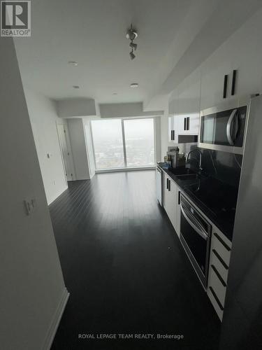 2302 - 805 Carling Avenue, Ottawa, ON - Indoor Photo Showing Kitchen