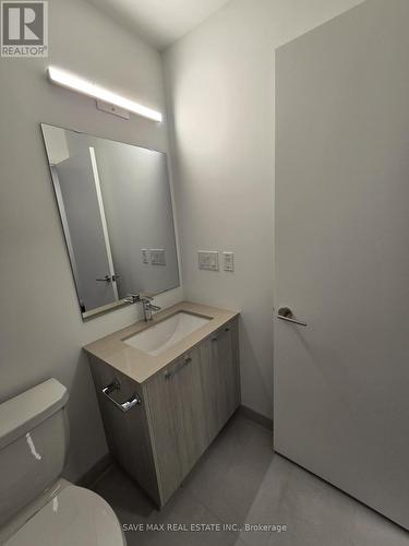 414 - 3250 Carding Mill Trail, Oakville, ON - Indoor Photo Showing Bathroom