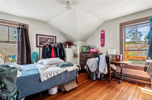1157 Princess Ave, Victoria, BC - Indoor Photo Showing Bedroom