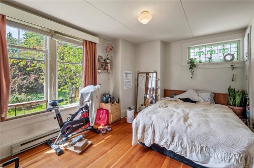 1157 Princess Ave, Victoria, BC - Indoor Photo Showing Bedroom
