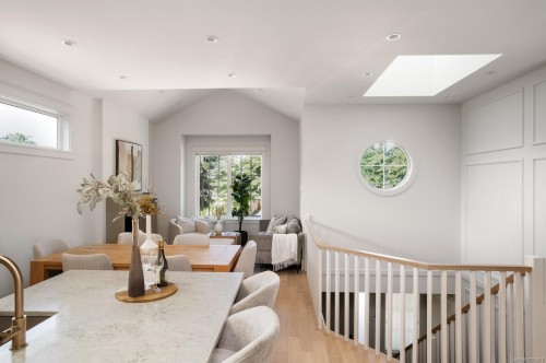 2639 Victor St, Victoria, BC 