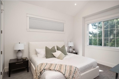 2639 Victor St, Victoria, BC 