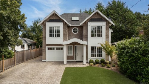 2639 Victor St, Victoria, BC 