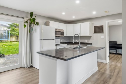 2207 Tzouhalem Rd, Duncan, BC 