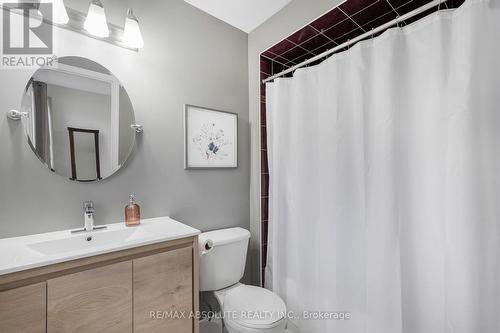 11 Foxden Place, Ottawa, ON - Indoor Photo Showing Bathroom