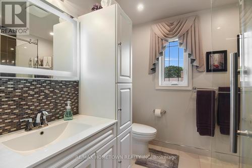 1111 Burnside Drive, Augusta, ON - Indoor Photo Showing Bathroom