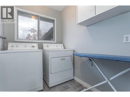 250 Husch Road, Kelowna, BC - Indoor Photo Showing Laundry Room