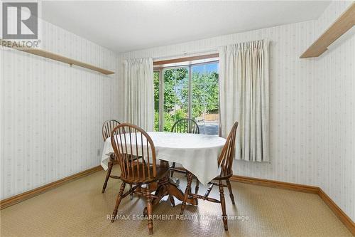 18 Jasper Drive, Hamilton, ON - Indoor Photo Showing Dining Room