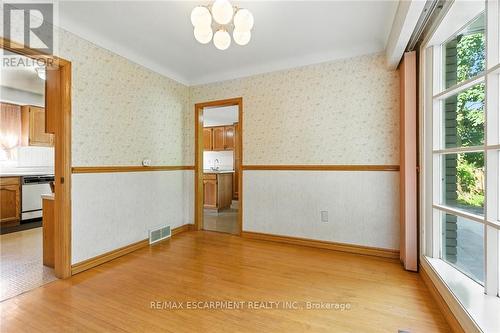 18 Jasper Drive, Hamilton, ON - Indoor Photo Showing Other Room