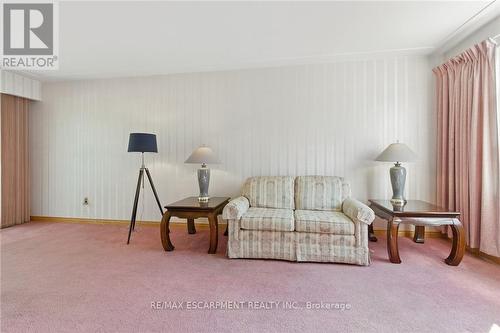 18 Jasper Drive, Hamilton, ON - Indoor