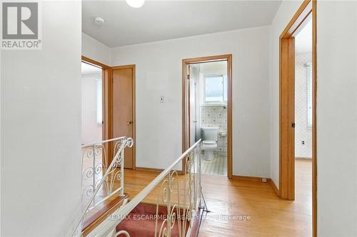 18 Jasper Drive, Hamilton, ON - Indoor Photo Showing Other Room