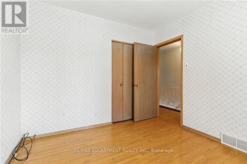 18 Jasper Drive, Hamilton, ON - Indoor Photo Showing Other Room