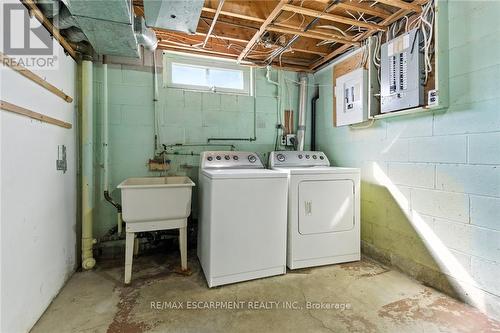 18 Jasper Drive, Hamilton, ON - Indoor Photo Showing Laundry Room