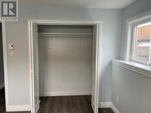8 Burry Port Street, St. John'S, NL - Indoor Photo Showing Other Room