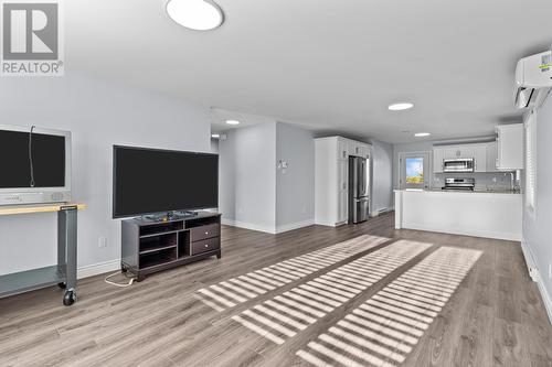 8 Burry Port Street, St. John'S, NL - Indoor