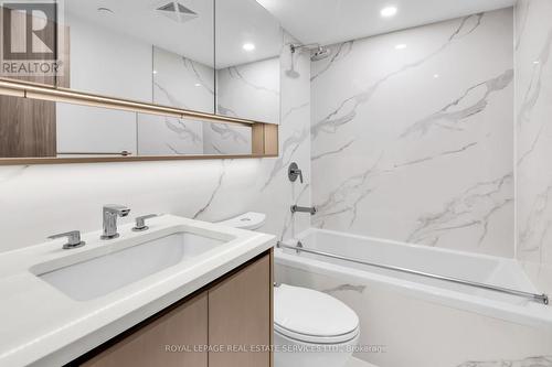 4606 - 38 Widmer Street, Toronto, ON - Indoor Photo Showing Bathroom