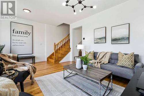 36 Dockside Way, Whitby, ON - Indoor Photo Showing Living Room