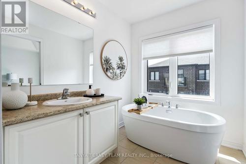 36 Dockside Way, Whitby, ON - Indoor Photo Showing Bathroom