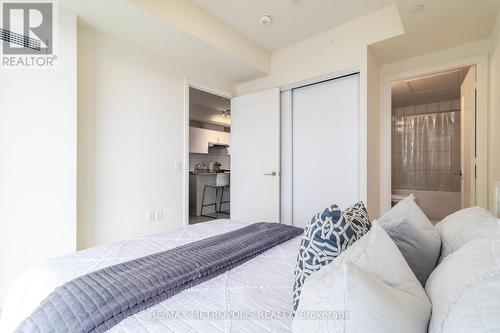 1214 - 9000 Jane Street, Vaughan, ON - Indoor Photo Showing Bedroom