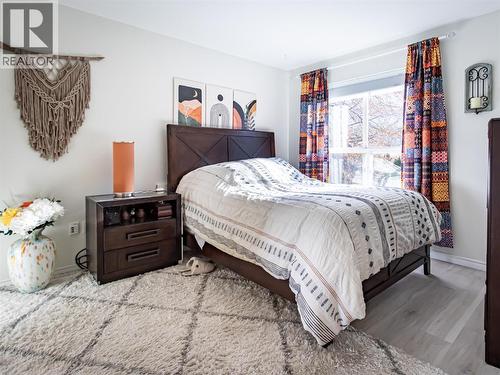 650 3 Street Sw Unit# 205, Salmon Arm, BC - Indoor Photo Showing Bedroom