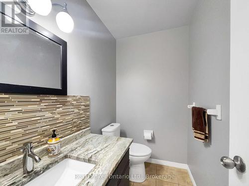 157 Twin Crescent, Hamilton (Butler), ON - Indoor Photo Showing Bathroom