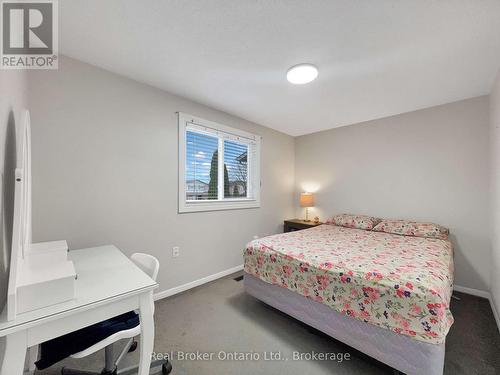 157 Twin Crescent, Hamilton (Butler), ON - Indoor Photo Showing Bedroom
