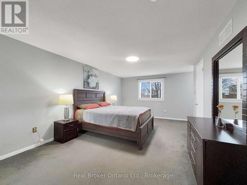 157 Twin Crescent, Hamilton (Butler), ON - Indoor Photo Showing Bedroom