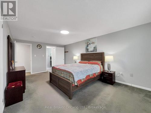 157 Twin Crescent, Hamilton (Butler), ON - Indoor Photo Showing Bedroom