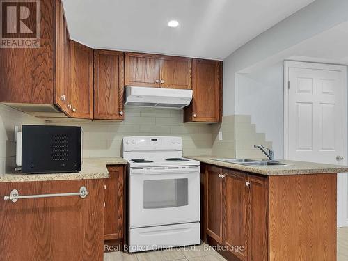 157 Twin Crescent, Hamilton (Butler), ON - Indoor Photo Showing Kitchen With Double Sink