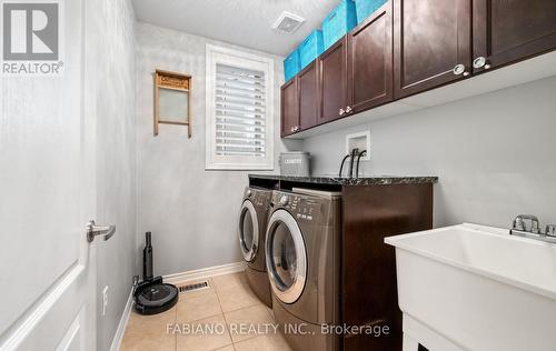 18 Birch Tree Trail, Brampton, ON - Indoor Photo Showing Laundry Room