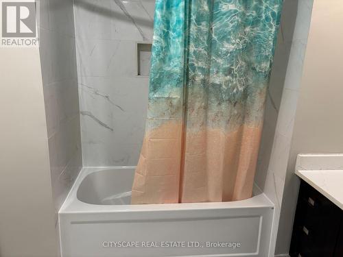 Upper - 3968 Foxwood Avenue, Mississauga, ON - Indoor Photo Showing Bathroom