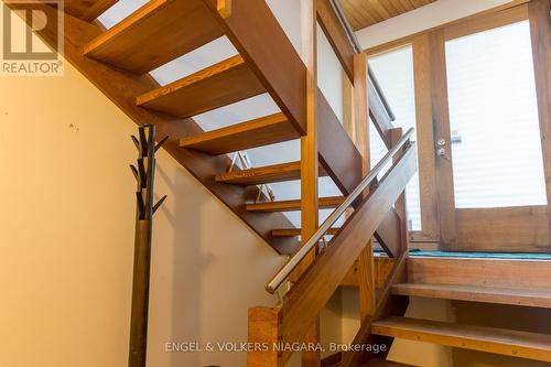 89 Byron Street, Niagara-On-The-Lake (Town), ON - Indoor Photo Showing Other Room