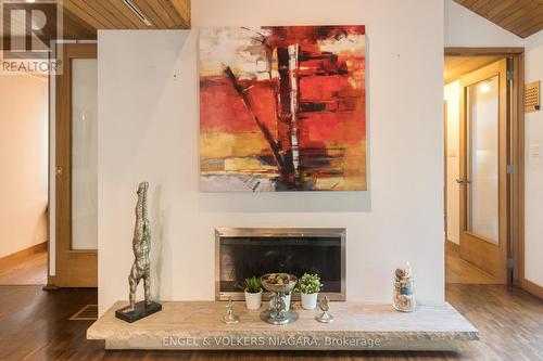 89 Byron Street, Niagara-On-The-Lake (Town), ON - Indoor Photo Showing Living Room With Fireplace