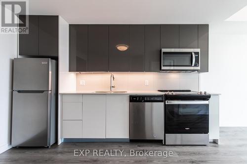 3908 - 60 Frederick Street, Kitchener, ON - Indoor Photo Showing Kitchen