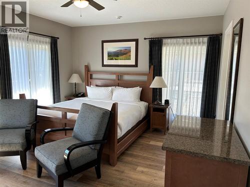 1200 Rancher Creek Road Unit# 131D, Osoyoos, BC - Indoor Photo Showing Bedroom