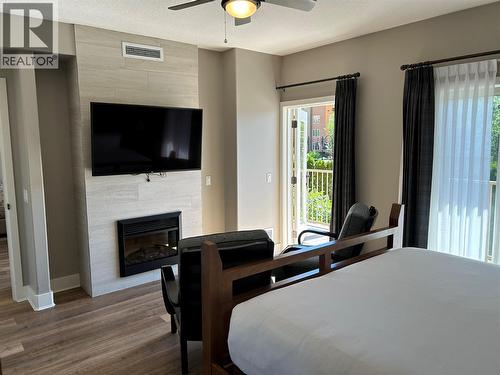 1200 Rancher Creek Road Unit# 131D, Osoyoos, BC - Indoor Photo Showing Bedroom